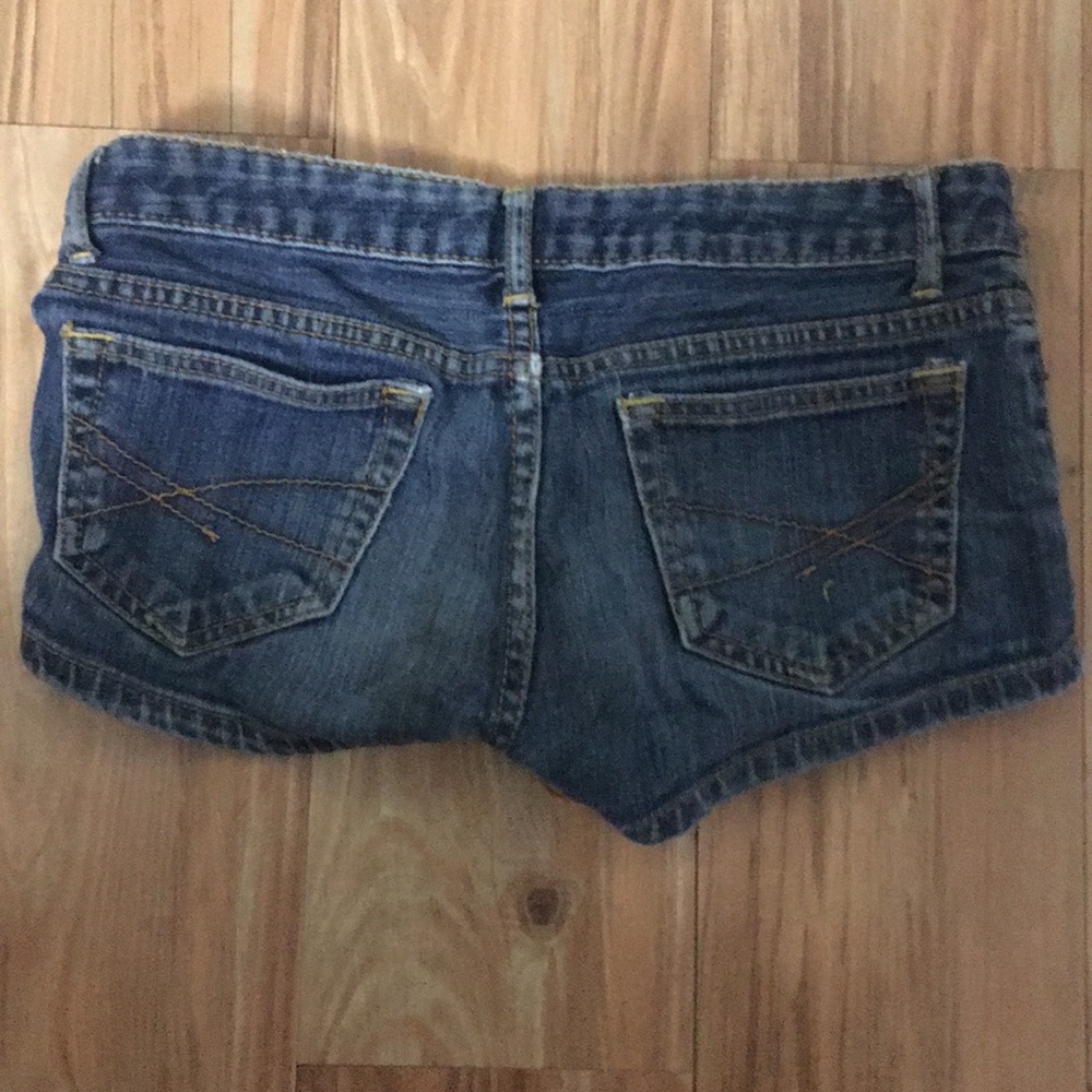 Shorts - Picture 2 of 4